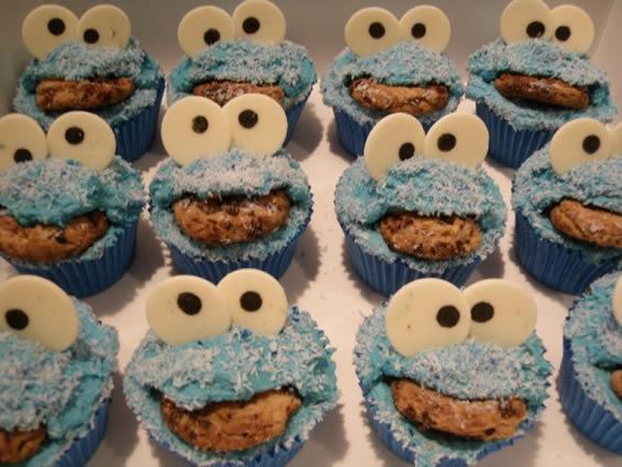 Cookie Monster Cupcakes. Cookie Monster – Custom Cup