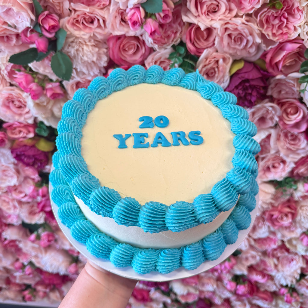 Round Icing Round Buttercream Cake – Frosted Kitchen